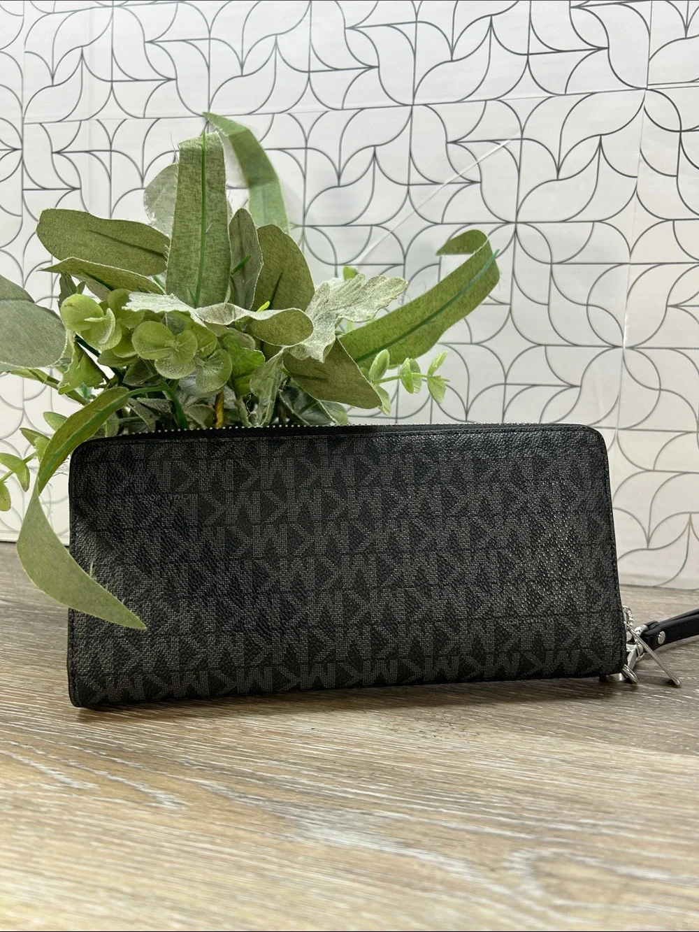 NWOT Michael Kors Black Logo Zip-Around Wristlet Wallet